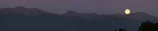 Moonset over Sangres